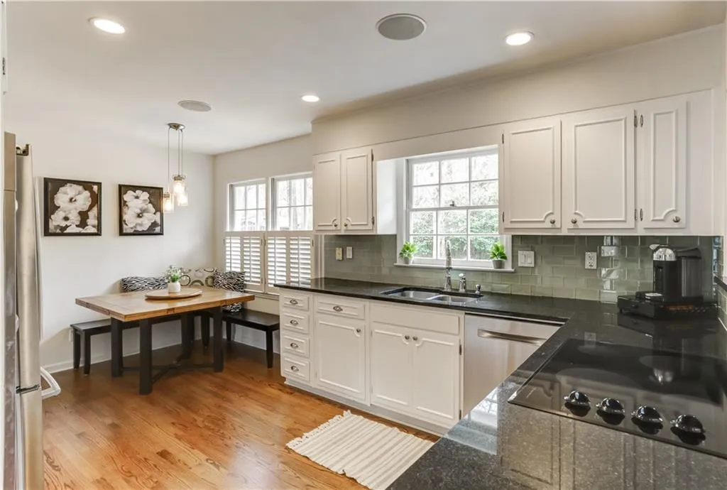 210 Abington Drive, Sandy Springs, Georgia 30328, 4 Bedrooms Bedrooms, ,2 BathroomsBathrooms,Residential,Sold,210 Abington Drive,6841077