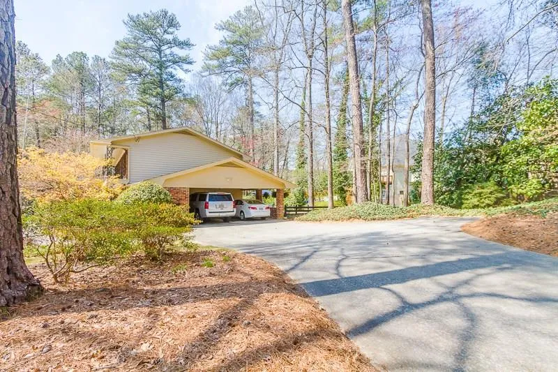 850 Landmark Drive, Sandy Springs, Georgia 30342, 5 Bedrooms Bedrooms, ,3 BathroomsBathrooms,Residential,Sold,850 Landmark Drive,5822779