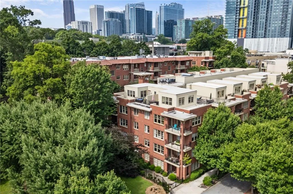 273 12th Street Ne Unit 111, Atlanta, Georgia 30309, 2 Bedrooms Bedrooms, ,2 BathroomsBathrooms,Residential,Sold,273 12th Street Ne Unit 111,7604582