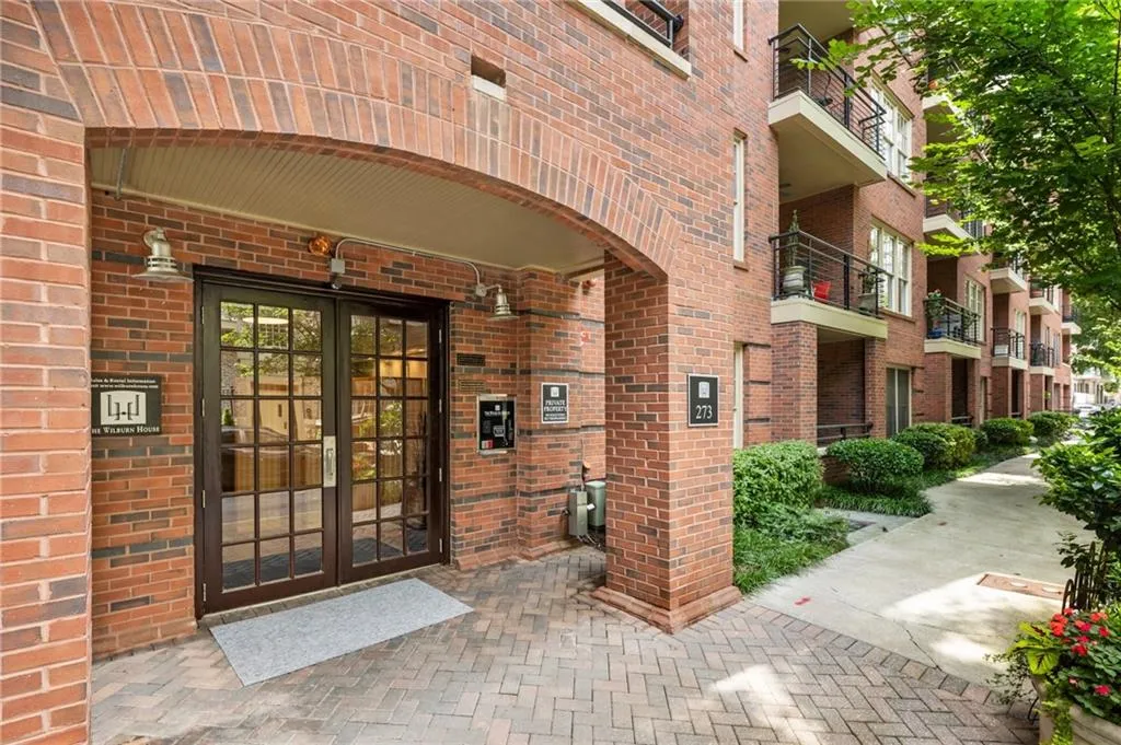 273 12th Street Ne Unit 111, Atlanta, Georgia 30309, 2 Bedrooms Bedrooms, ,2 BathroomsBathrooms,Residential,Sold,273 12th Street Ne Unit 111,7604582