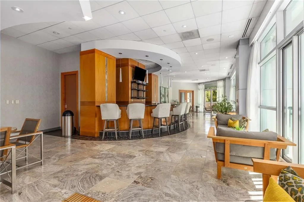 3338 Peachtree Road Ne Unit 407, Atlanta, Georgia 30326, 2 Bedrooms Bedrooms, ,2 BathroomsBathrooms,Residential,For Sale,3338 Peachtree Road Ne Unit 407,7662475