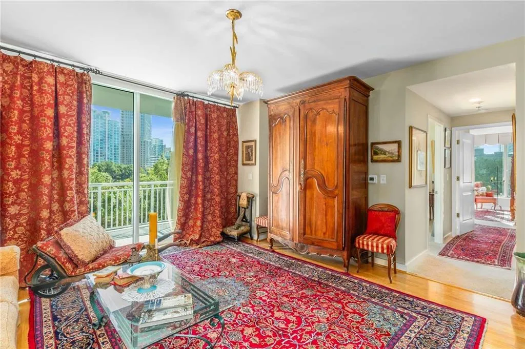 3338 Peachtree Road Ne Unit 407, Atlanta, Georgia 30326, 2 Bedrooms Bedrooms, ,2 BathroomsBathrooms,Residential,For Sale,3338 Peachtree Road Ne Unit 407,7662475
