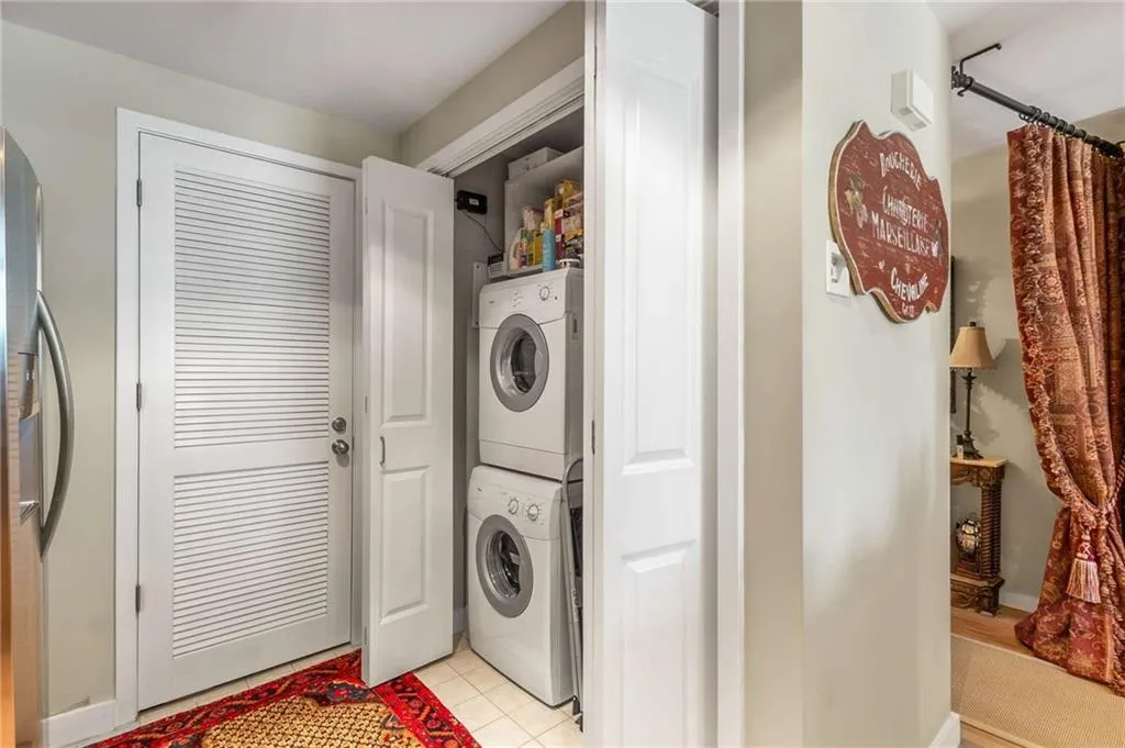 3338 Peachtree Road Ne Unit 407, Atlanta, Georgia 30326, 2 Bedrooms Bedrooms, ,2 BathroomsBathrooms,Residential,For Sale,3338 Peachtree Road Ne Unit 407,7662475