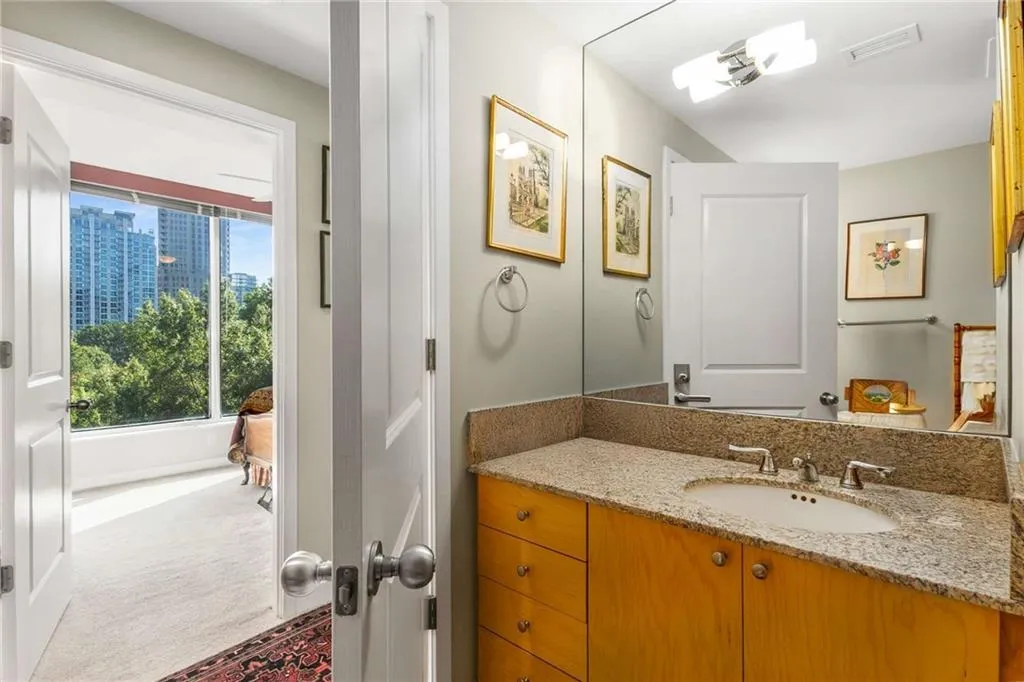 3338 Peachtree Road Ne Unit 407, Atlanta, Georgia 30326, 2 Bedrooms Bedrooms, ,2 BathroomsBathrooms,Residential,For Sale,3338 Peachtree Road Ne Unit 407,7662475