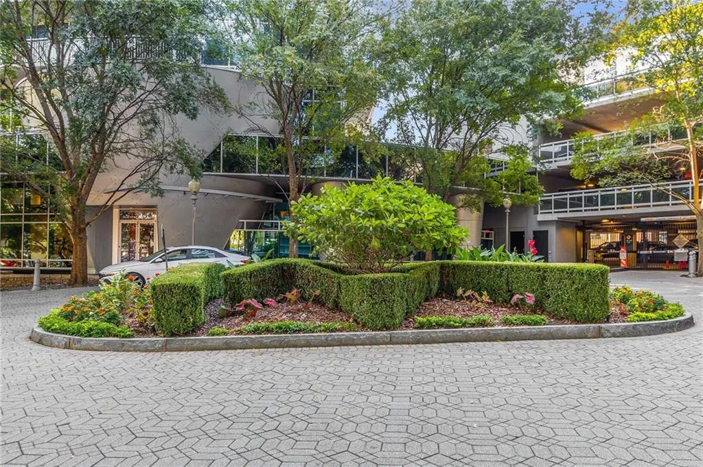 3338 Peachtree Road Ne Unit 407, Atlanta, Georgia 30326, 2 Bedrooms Bedrooms, ,2 BathroomsBathrooms,Residential,For Sale,3338 Peachtree Road Ne Unit 407,7662475