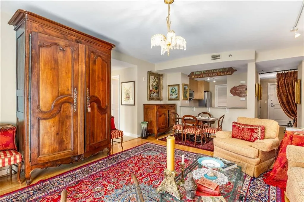 3338 Peachtree Road Ne Unit 407, Atlanta, Georgia 30326, 2 Bedrooms Bedrooms, ,2 BathroomsBathrooms,Residential,For Sale,3338 Peachtree Road Ne Unit 407,7662475