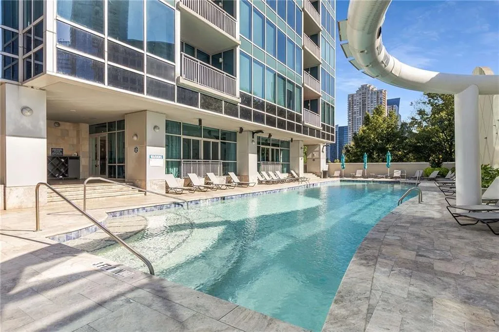 3338 Peachtree Road Ne Unit 407, Atlanta, Georgia 30326, 2 Bedrooms Bedrooms, ,2 BathroomsBathrooms,Residential,For Sale,3338 Peachtree Road Ne Unit 407,7662475