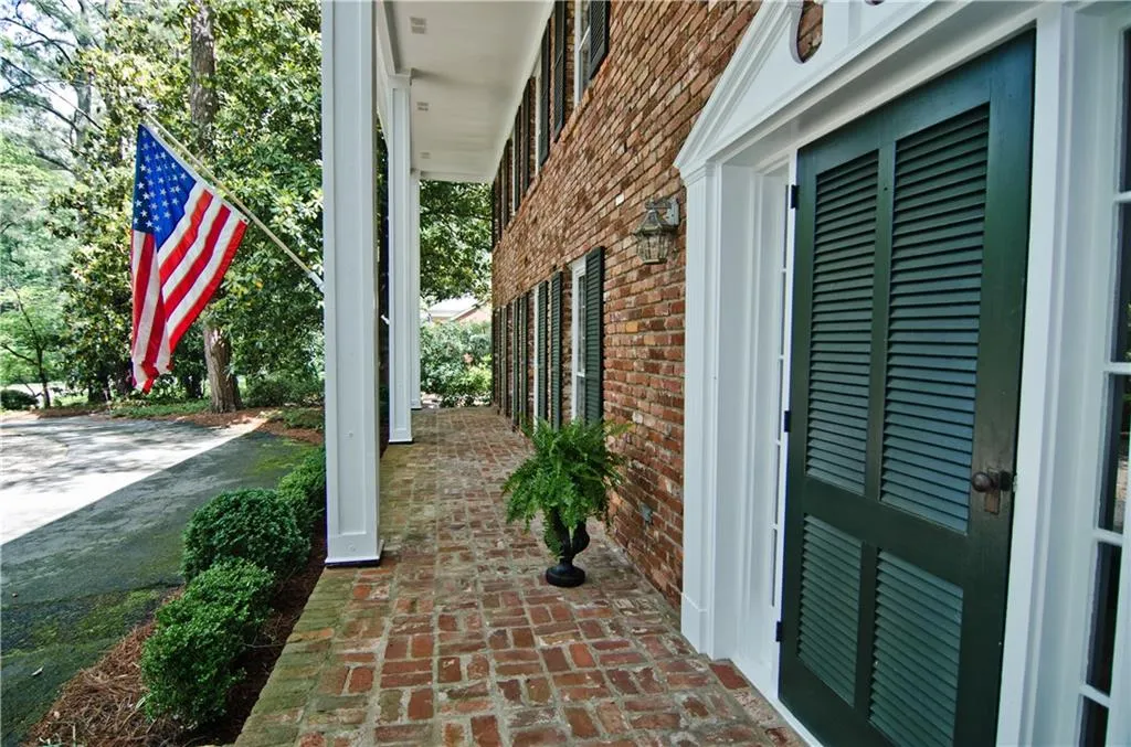 3445 Paces Forest Road Nw, Atlanta, Georgia 30327, 5 Bedrooms Bedrooms, ,3 BathroomsBathrooms,Residential,Sold,3445 Paces Forest Road Nw,5684939