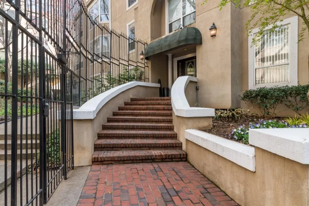 244 13th Street Ne Unit 315, Atlanta, Georgia 30309, 1 Bedroom Bedrooms, ,1 BathroomBathrooms,Residential,Sold,244 13th Street Ne Unit 315,5823794