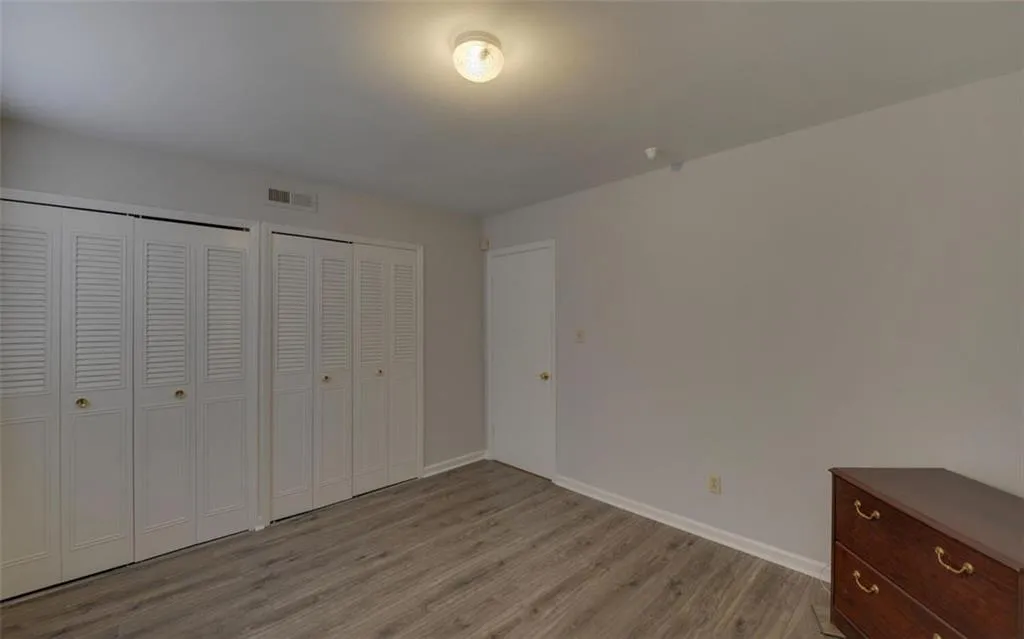 5400 Roswell Road Ne Unit L-12, Sandy Springs, Georgia 30342, 2 Bedrooms Bedrooms, ,2 BathroomsBathrooms,Residential,Sold,5400 Roswell Road Ne Unit L-12,6818535