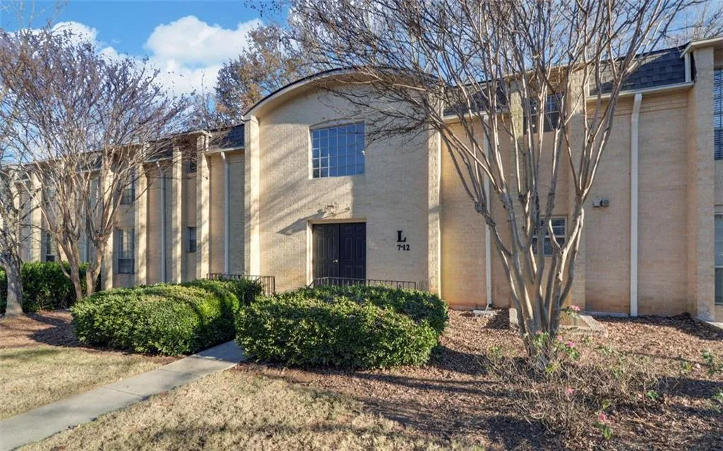 5400 Roswell Road Ne Unit L-12, Sandy Springs, Georgia 30342, 2 Bedrooms Bedrooms, ,2 BathroomsBathrooms,Residential,Sold,5400 Roswell Road Ne Unit L-12,6818535 5400 Roswell Road Ne Unit L-12, Sandy Springs, Georgia 30342, 2 Bedrooms Bedrooms, ,2 BathroomsBathrooms,Residential,Sold,5400 Roswell Road Ne Unit L-12,6818535