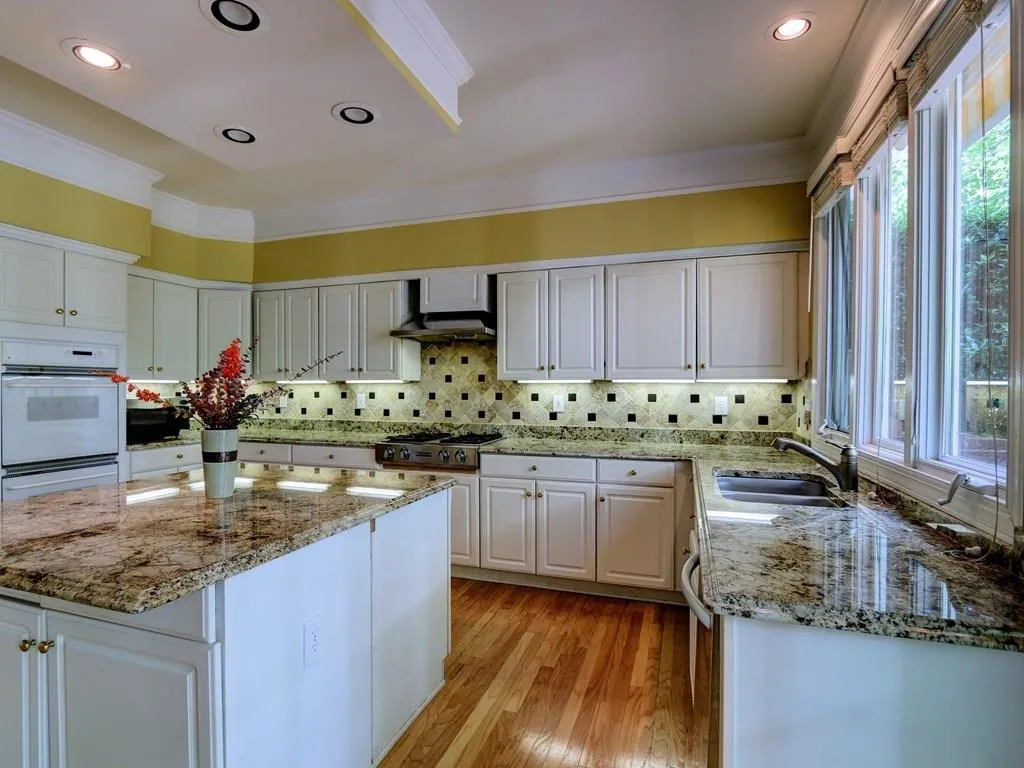 400 Glenridge Close Court, Atlanta, Georgia 30328, 4 Bedrooms Bedrooms, ,2 BathroomsBathrooms,Residential,Sold,400 Glenridge Close Court,5551842