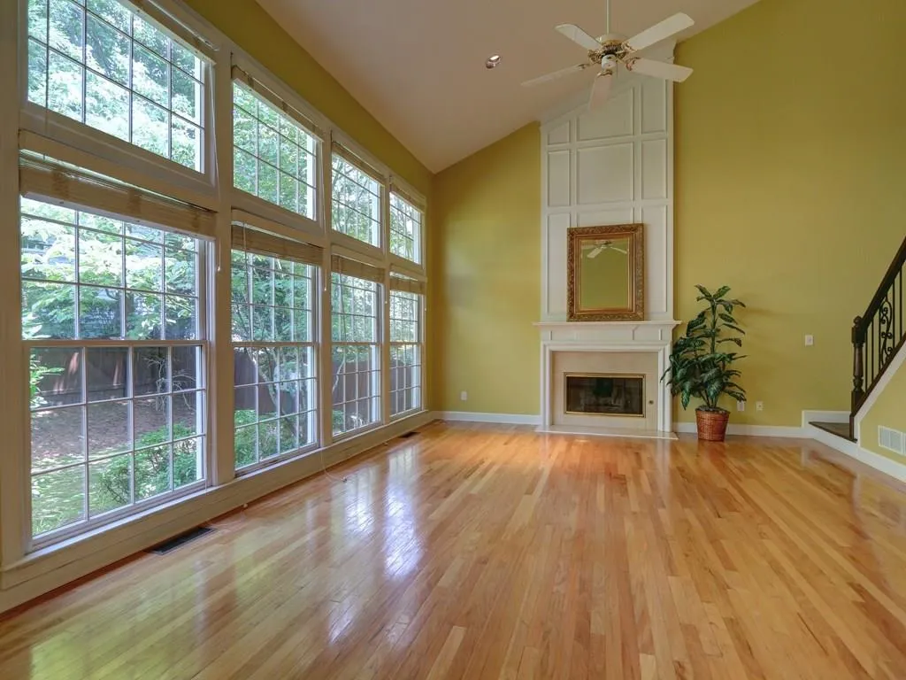 400 Glenridge Close Court, Atlanta, Georgia 30328, 4 Bedrooms Bedrooms, ,2 BathroomsBathrooms,Residential,Sold,400 Glenridge Close Court,5551842