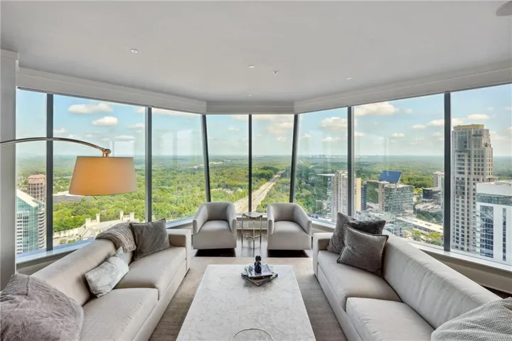 39th floor panoramic views form the family/living space