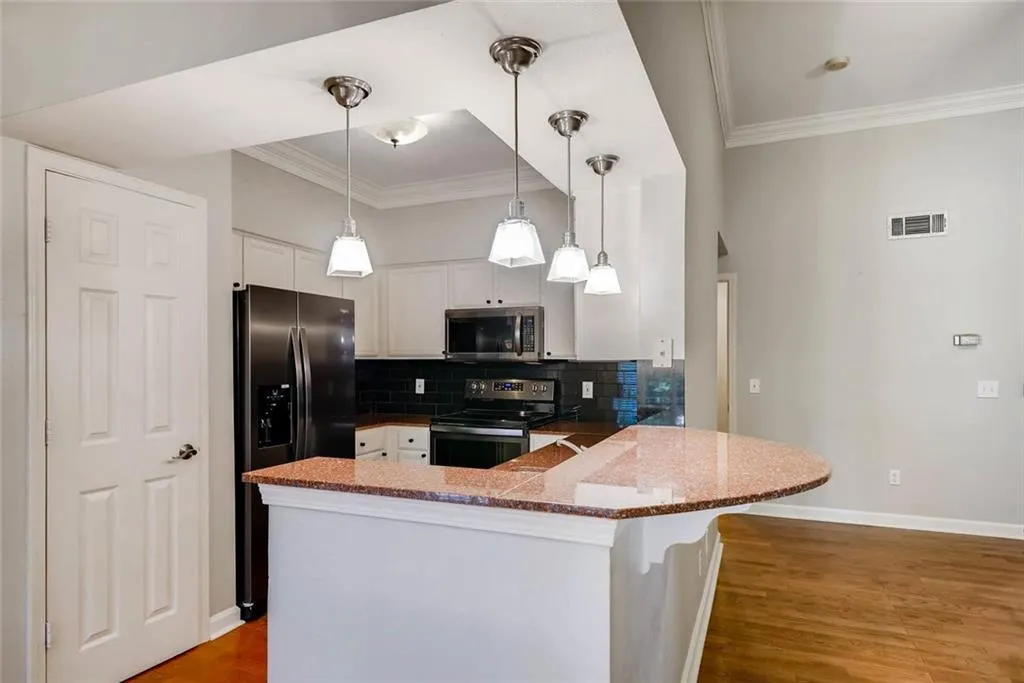3777 Peachtree Road Ne Unit 434, Brookhaven, Georgia 30319, 1 Bedroom Bedrooms, ,1 BathroomBathrooms,Residential,Sold,3777 Peachtree Road Ne Unit 434,6026338