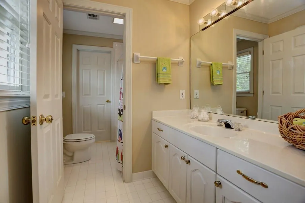 125 Savannah Estates Drive, Sandy Springs, Georgia 30350, 4 Bedrooms Bedrooms, ,3 BathroomsBathrooms,Residential,Sold,125 Savannah Estates Drive,5837451