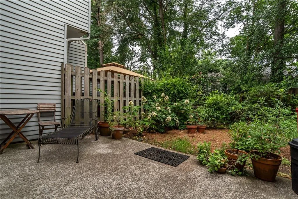207 Wedgewood Way, Sandy Springs, Georgia 30350, 2 Bedrooms Bedrooms, ,2 BathroomsBathrooms,Residential,Sold,207 Wedgewood Way,6565089