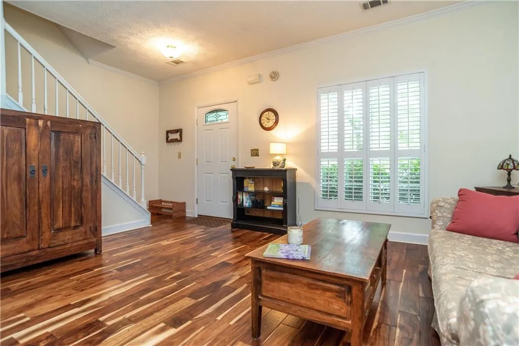 207 Wedgewood Way, Sandy Springs, Georgia 30350, 2 Bedrooms Bedrooms, ,2 BathroomsBathrooms,Residential,Sold,207 Wedgewood Way,6565089