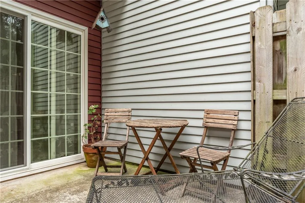 207 Wedgewood Way, Sandy Springs, Georgia 30350, 2 Bedrooms Bedrooms, ,2 BathroomsBathrooms,Residential,Sold,207 Wedgewood Way,6565089