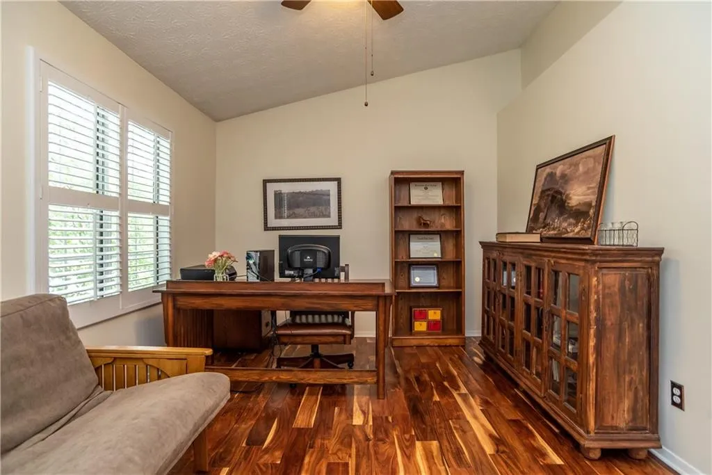 207 Wedgewood Way, Sandy Springs, Georgia 30350, 2 Bedrooms Bedrooms, ,2 BathroomsBathrooms,Residential,Sold,207 Wedgewood Way,6565089