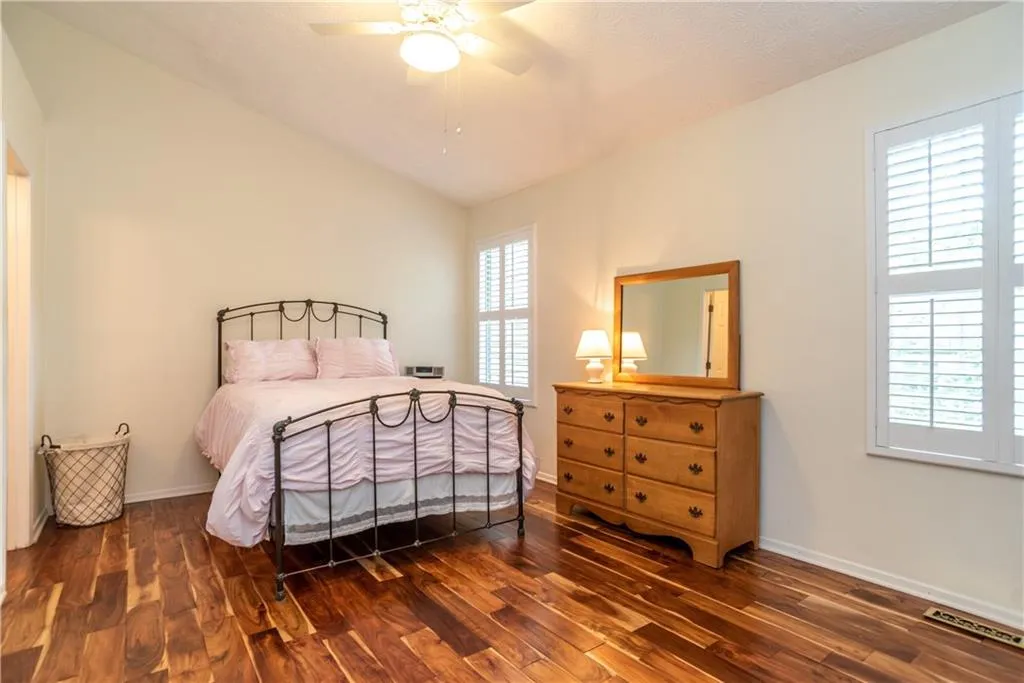 207 Wedgewood Way, Sandy Springs, Georgia 30350, 2 Bedrooms Bedrooms, ,2 BathroomsBathrooms,Residential,Sold,207 Wedgewood Way,6565089