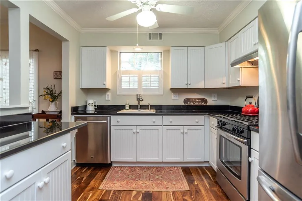 207 Wedgewood Way, Sandy Springs, Georgia 30350, 2 Bedrooms Bedrooms, ,2 BathroomsBathrooms,Residential,Sold,207 Wedgewood Way,6565089