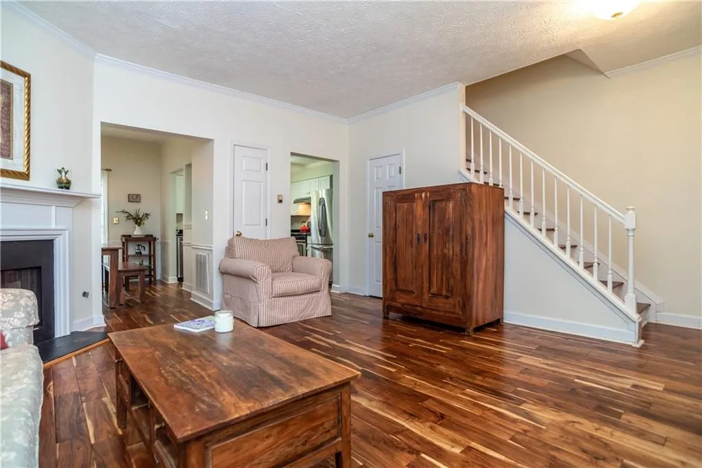 207 Wedgewood Way, Sandy Springs, Georgia 30350, 2 Bedrooms Bedrooms, ,2 BathroomsBathrooms,Residential,Sold,207 Wedgewood Way,6565089