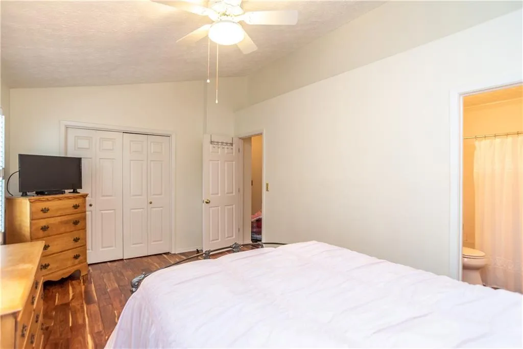 207 Wedgewood Way, Sandy Springs, Georgia 30350, 2 Bedrooms Bedrooms, ,2 BathroomsBathrooms,Residential,Sold,207 Wedgewood Way,6565089