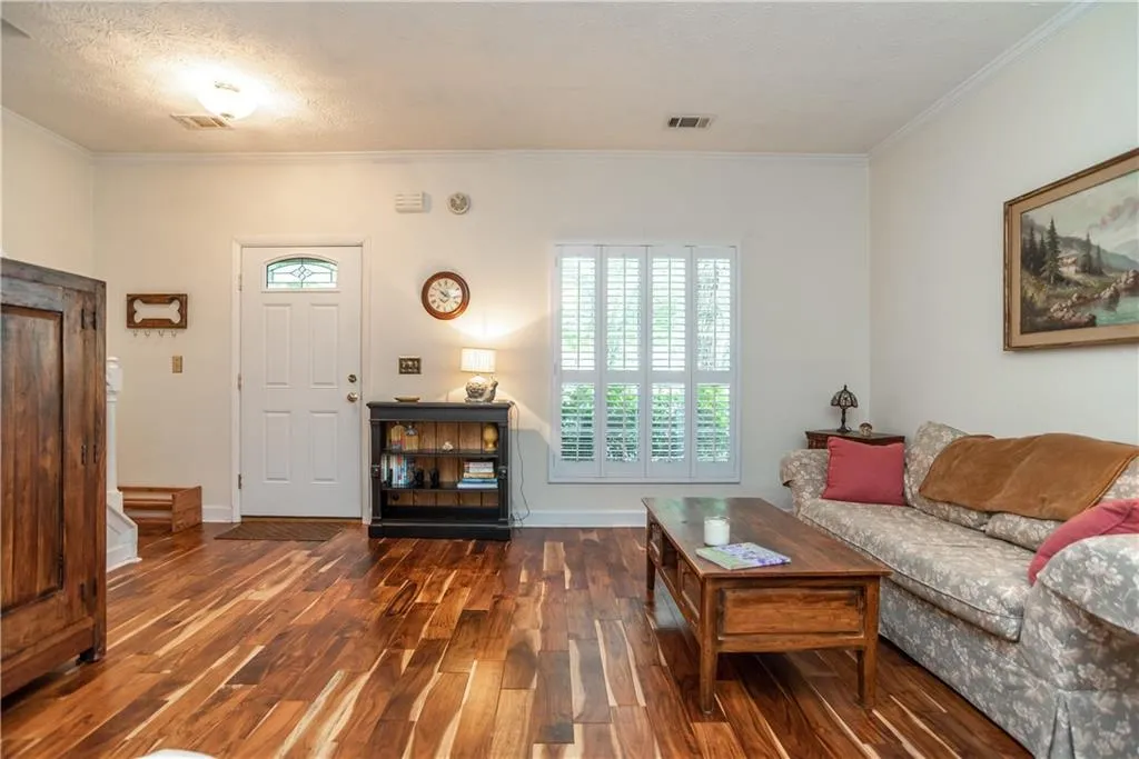 207 Wedgewood Way, Sandy Springs, Georgia 30350, 2 Bedrooms Bedrooms, ,2 BathroomsBathrooms,Residential,Sold,207 Wedgewood Way,6565089