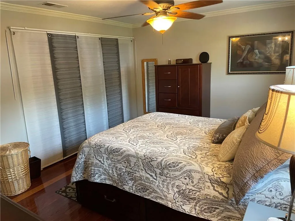 6520 Roswell Road Unit 114, Atlanta, Georgia 30328, 3 Bedrooms Bedrooms, ,2 BathroomsBathrooms,Residential,Sold,6520 Roswell Road Unit 114,7050109