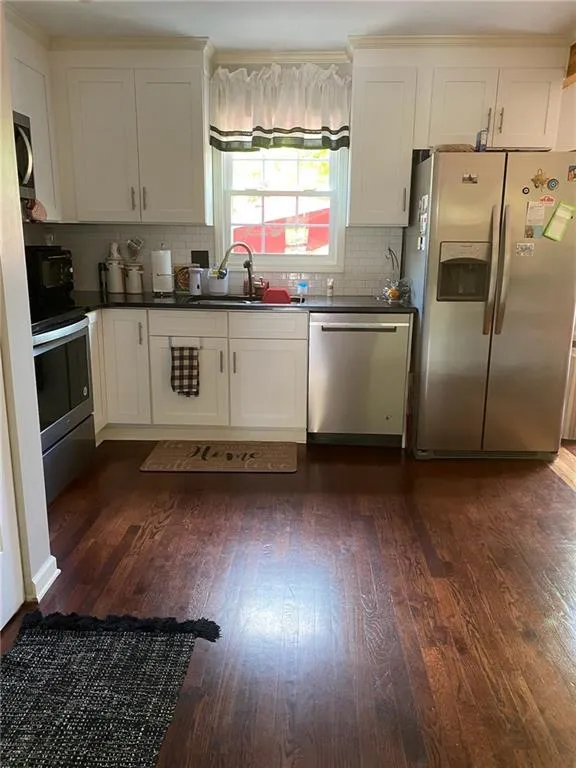 6520 Roswell Road Unit 114, Atlanta, Georgia 30328, 3 Bedrooms Bedrooms, ,2 BathroomsBathrooms,Residential,Sold,6520 Roswell Road Unit 114,7050109