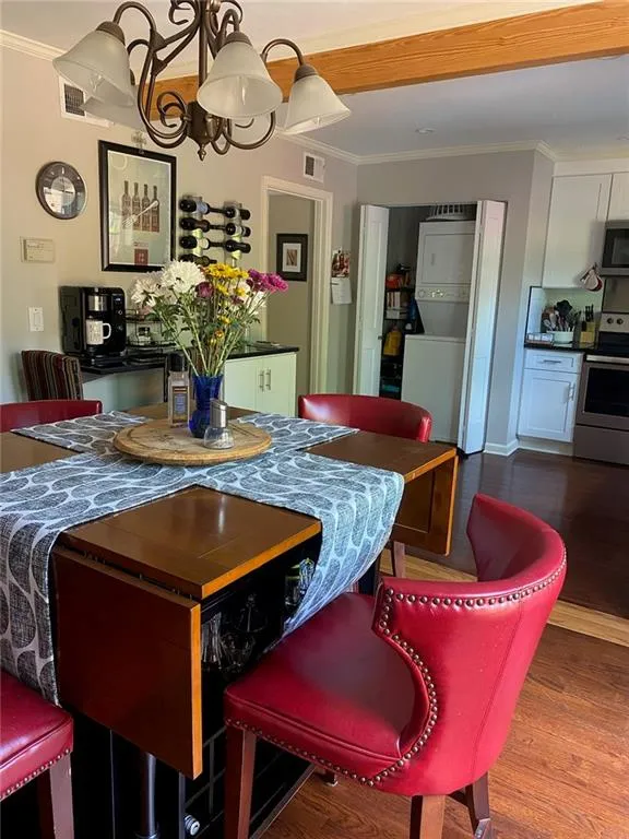 6520 Roswell Road Unit 114, Atlanta, Georgia 30328, 3 Bedrooms Bedrooms, ,2 BathroomsBathrooms,Residential,Sold,6520 Roswell Road Unit 114,7050109