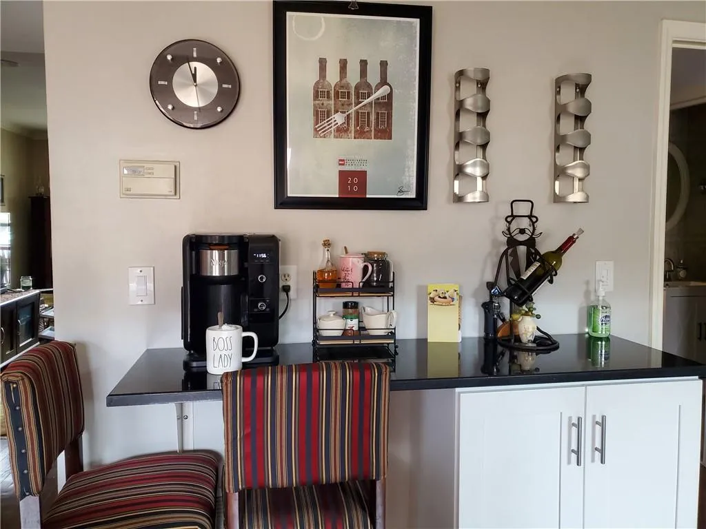 6520 Roswell Road Unit 114, Atlanta, Georgia 30328, 3 Bedrooms Bedrooms, ,2 BathroomsBathrooms,Residential,Sold,6520 Roswell Road Unit 114,7050109