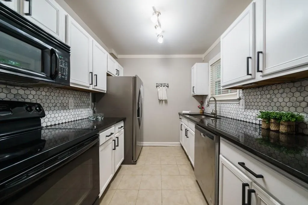 802 Brighton Point, Atlanta, Georgia 30328, 2 Bedrooms Bedrooms, ,2 BathroomsBathrooms,Residential,Sold,802 Brighton Point,6885735