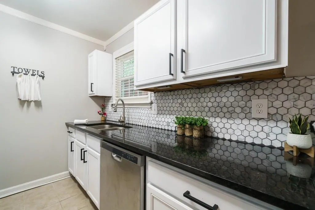 802 Brighton Point, Atlanta, Georgia 30328, 2 Bedrooms Bedrooms, ,2 BathroomsBathrooms,Residential,Sold,802 Brighton Point,6885735