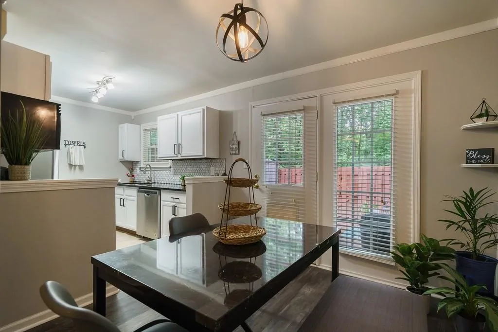 802 Brighton Point, Atlanta, Georgia 30328, 2 Bedrooms Bedrooms, ,2 BathroomsBathrooms,Residential,Sold,802 Brighton Point,6885735