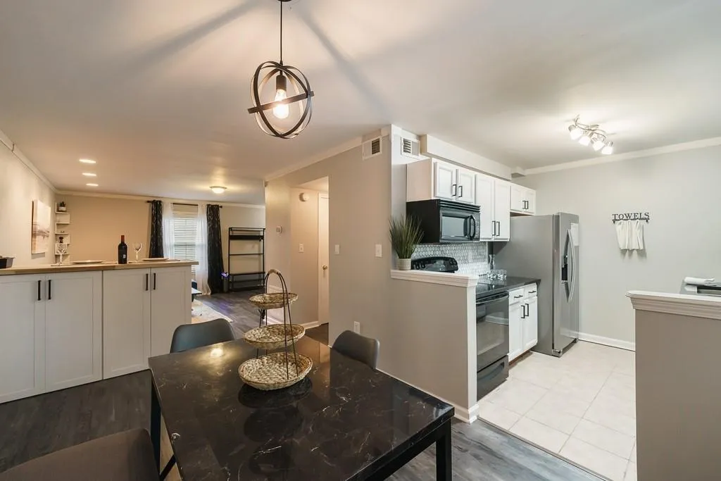 802 Brighton Point, Atlanta, Georgia 30328, 2 Bedrooms Bedrooms, ,2 BathroomsBathrooms,Residential,Sold,802 Brighton Point,6885735