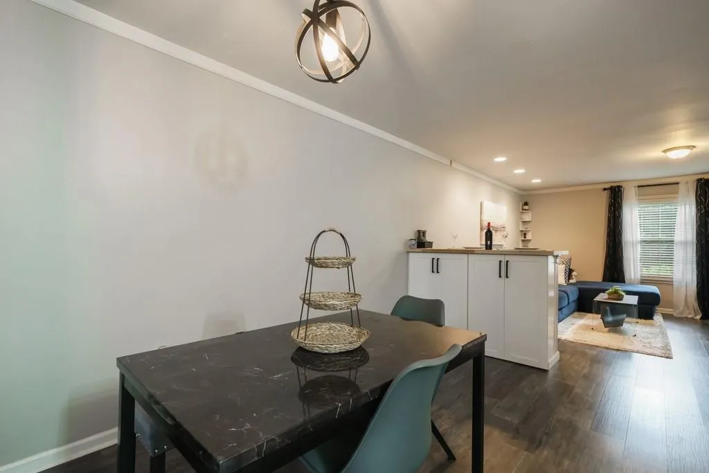 802 Brighton Point, Atlanta, Georgia 30328, 2 Bedrooms Bedrooms, ,2 BathroomsBathrooms,Residential,Sold,802 Brighton Point,6885735