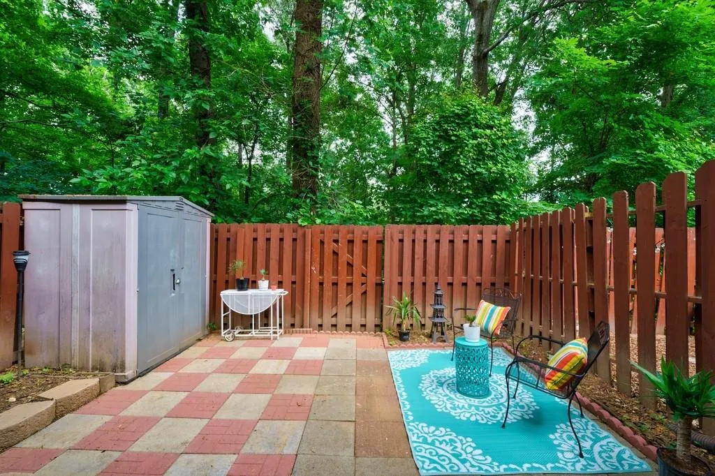 802 Brighton Point, Atlanta, Georgia 30328, 2 Bedrooms Bedrooms, ,2 BathroomsBathrooms,Residential,Sold,802 Brighton Point,6885735