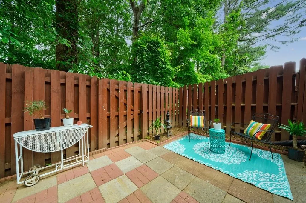 802 Brighton Point, Atlanta, Georgia 30328, 2 Bedrooms Bedrooms, ,2 BathroomsBathrooms,Residential,Sold,802 Brighton Point,6885735