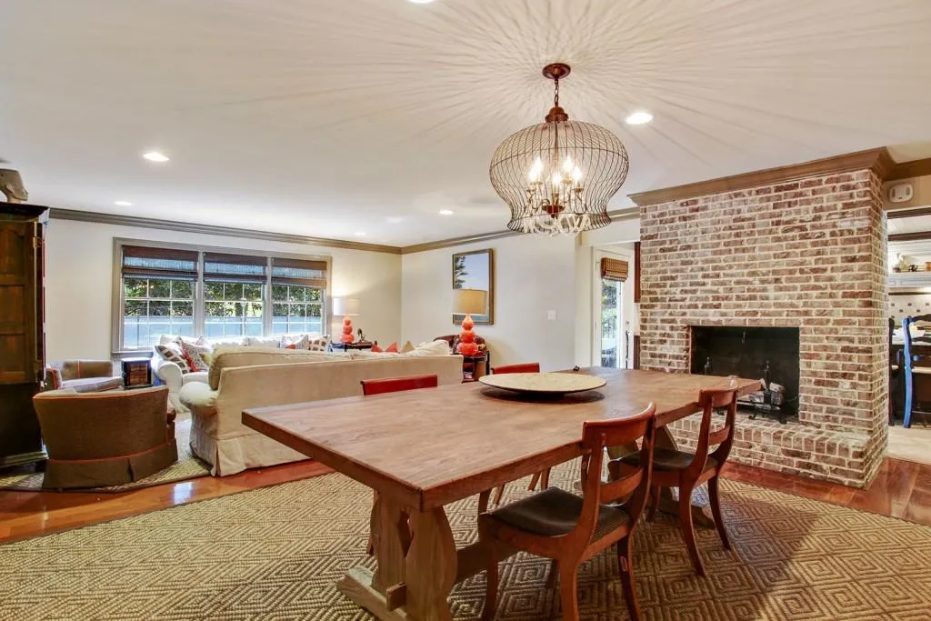 6285 Riverwood Drive, Atlanta, Georgia 30328, 5 Bedrooms Bedrooms, ,6 BathroomsBathrooms,Residential,Sold,6285 Riverwood Drive,5654623