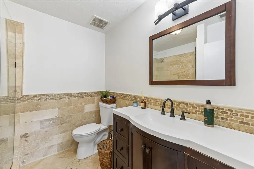 1150 Collier Road Nw Unit 15j, Atlanta, Georgia 30318, 2 Bedrooms Bedrooms, 0 ,2 BathroomsBathrooms,Residential,For Sale,1150 Collier Road Nw Unit 15j,7776744