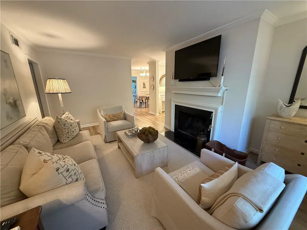 115 Rosaire Place Nw, Atlanta, Georgia 30327, 2 Bedrooms Bedrooms, ,2 BathroomsBathrooms,Residential,For Sale,115 Rosaire Place Nw,7662057