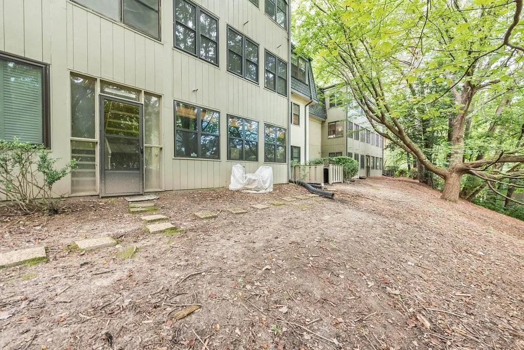 115 Rosaire Place Nw, Atlanta, Georgia 30327, 2 Bedrooms Bedrooms, ,2 BathroomsBathrooms,Residential,For Sale,115 Rosaire Place Nw,7662057