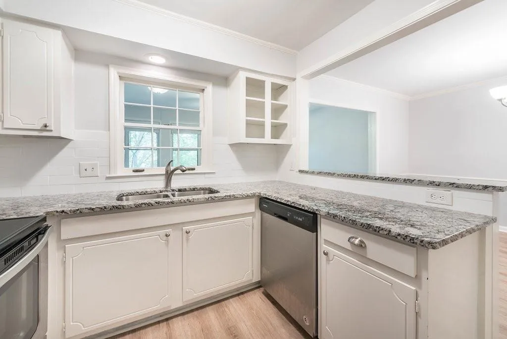 115 Rosaire Place Nw, Atlanta, Georgia 30327, 2 Bedrooms Bedrooms, ,2 BathroomsBathrooms,Residential,For Sale,115 Rosaire Place Nw,7662057