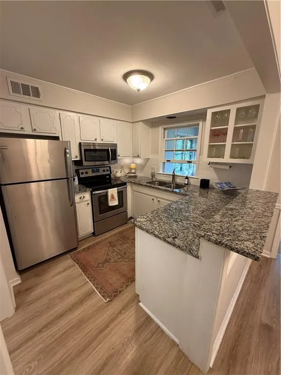 115 Rosaire Place Nw, Atlanta, Georgia 30327, 2 Bedrooms Bedrooms, ,2 BathroomsBathrooms,Residential,For Sale,115 Rosaire Place Nw,7662057