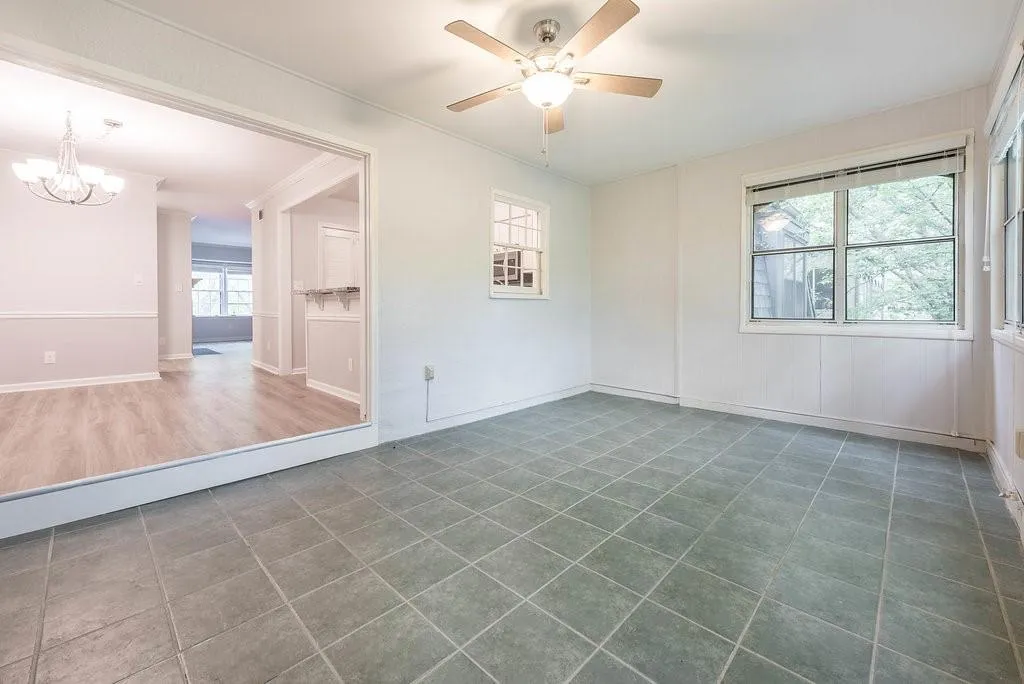 115 Rosaire Place Nw, Atlanta, Georgia 30327, 2 Bedrooms Bedrooms, ,2 BathroomsBathrooms,Residential,For Sale,115 Rosaire Place Nw,7662057