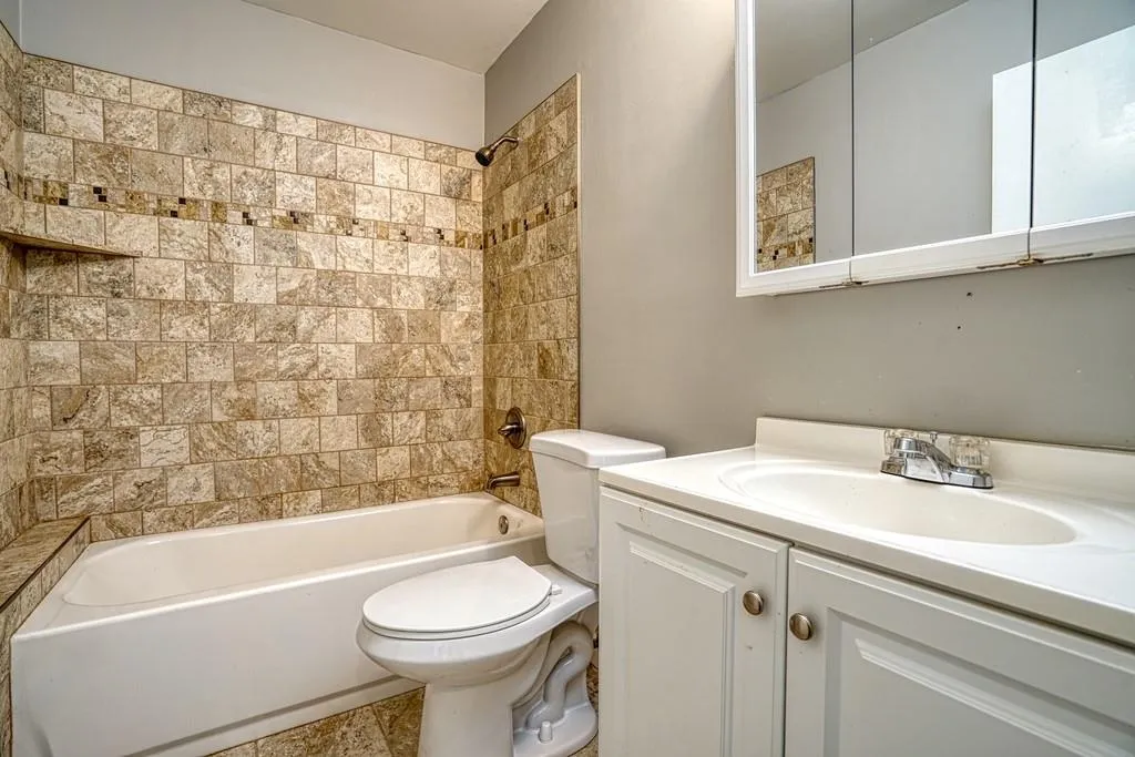 16 Dunwoody Springs Drive Ne, Atlanta, Georgia 30328, 3 Bedrooms Bedrooms, ,2 BathroomsBathrooms,Residential,Sold,16 Dunwoody Springs Drive Ne,6675336