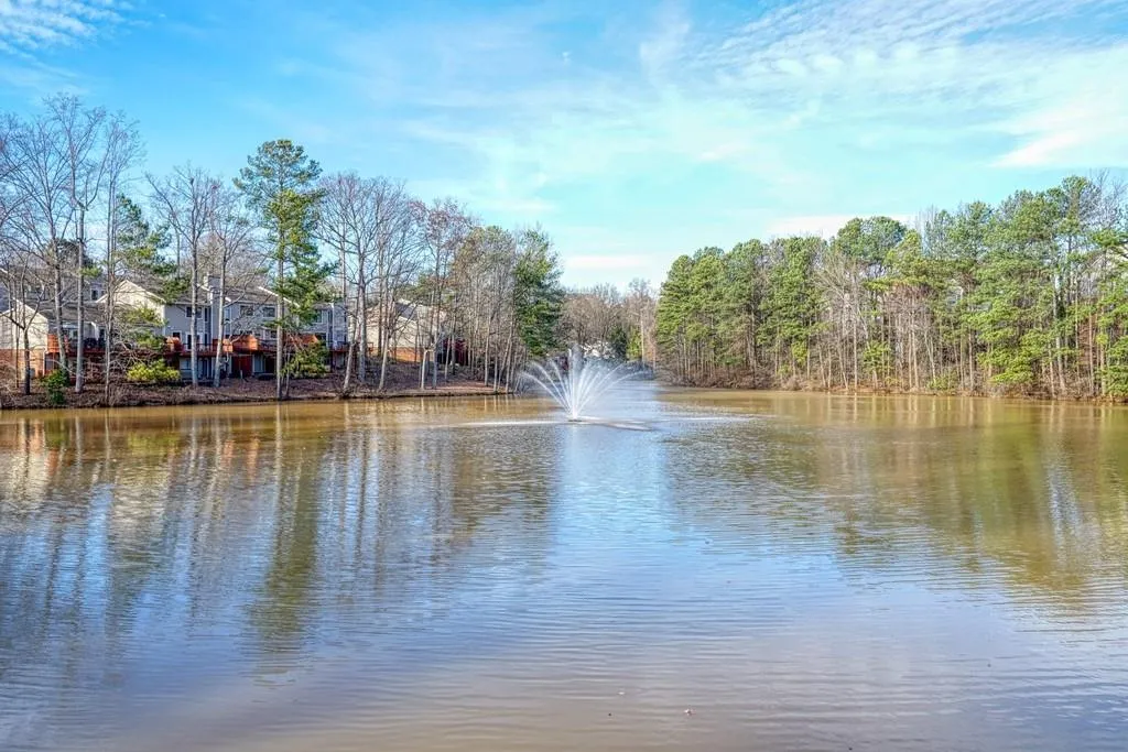 16 Dunwoody Springs Drive Ne, Atlanta, Georgia 30328, 3 Bedrooms Bedrooms, ,2 BathroomsBathrooms,Residential,Sold,16 Dunwoody Springs Drive Ne,6675336