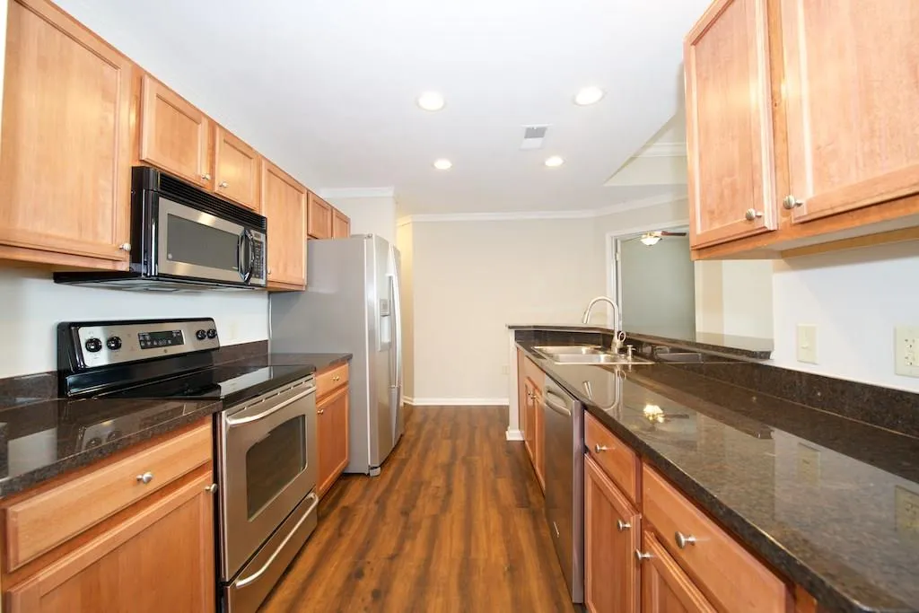 3040 Peachtree Road Nw Unit 612, Atlanta, Georgia 30305, 2 Bedrooms Bedrooms, ,2 BathroomsBathrooms,Residential,Sold,3040 Peachtree Road Nw Unit 612,5691805
